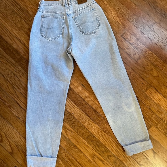 Mom Jeans - Picture 5 of 12